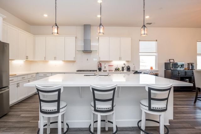 8305 Evans Tree Dr, Roseville, CA 95747