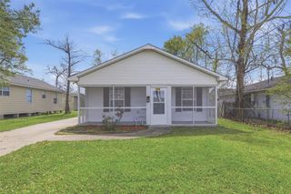 1408 Fournet St Street, Lake Charles, LA 70601