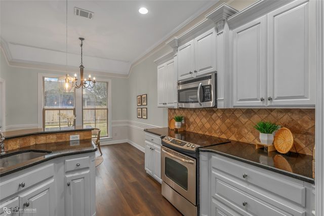 842 Entrada Street, Bossier City, LA 71111