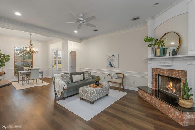 842 Entrada Street, Bossier City, LA 71111