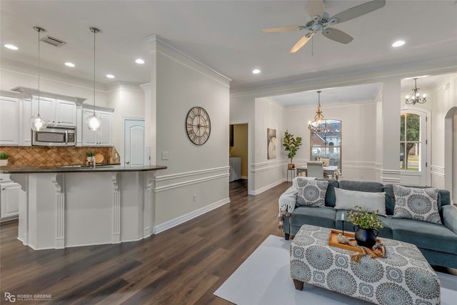 842 Entrada Street, Bossier City, LA 71111