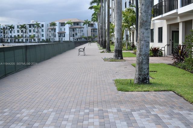 4640 NW 84th Ave 16, Doral, FL 33166