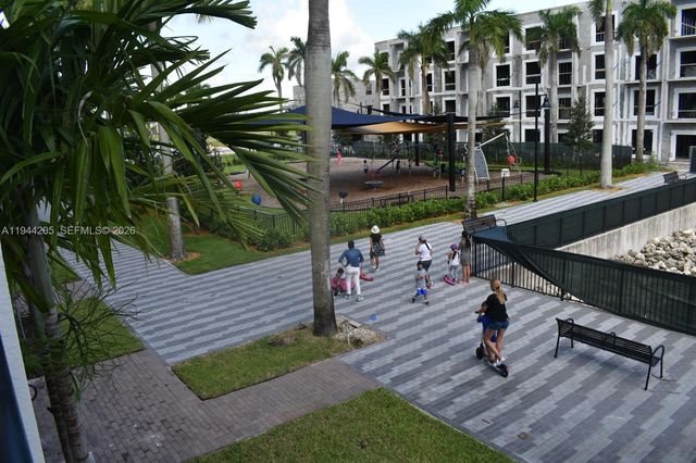 4640 NW 84th Ave 16, Doral, FL 33166