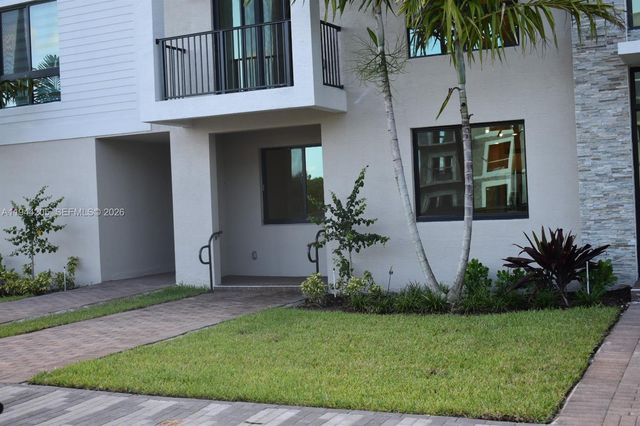 4640 NW 84th Ave 16, Doral, FL 33166