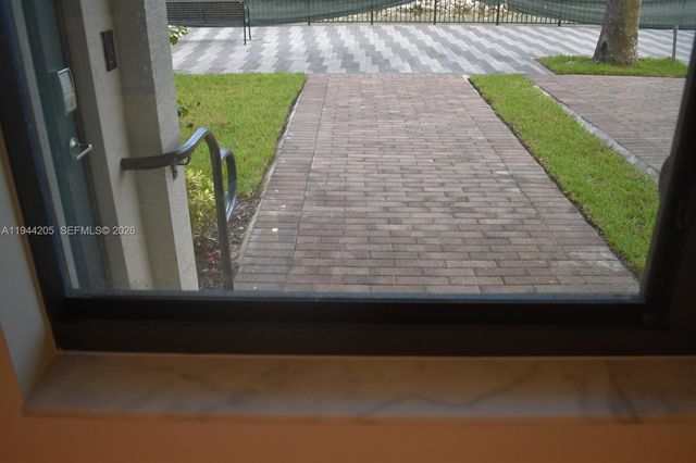 4640 NW 84th Ave 16, Doral, FL 33166