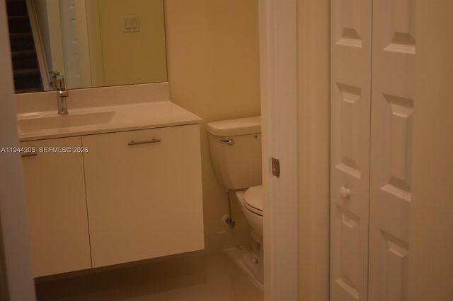 4640 NW 84th Ave 16, Doral, FL 33166