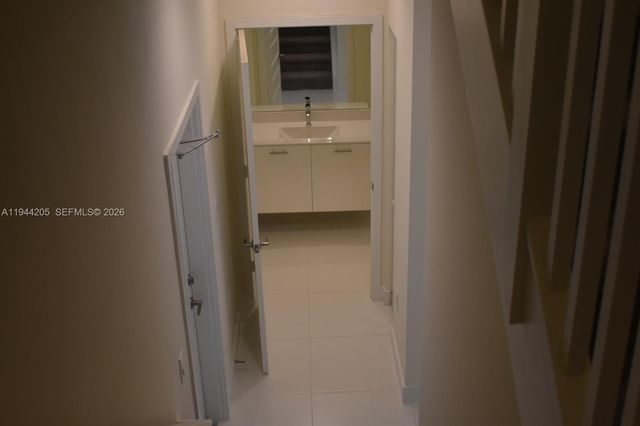 4640 NW 84th Ave 16, Doral, FL 33166