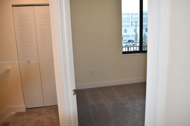 4640 NW 84th Ave 16, Doral, FL 33166