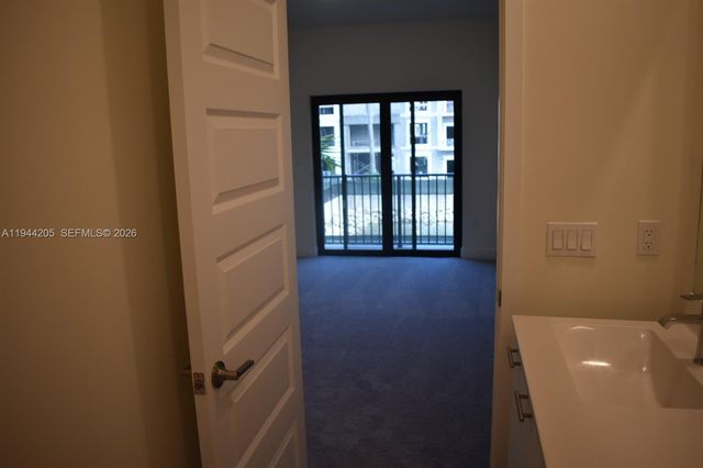 4640 NW 84th Ave 16, Doral, FL 33166