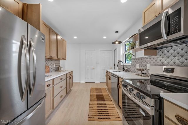 3457 Wooster Road, Rocky River, OH 44116