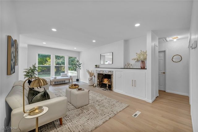 3457 Wooster Road, Rocky River, OH 44116