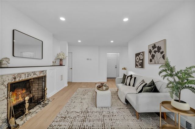 3457 Wooster Road, Rocky River, OH 44116