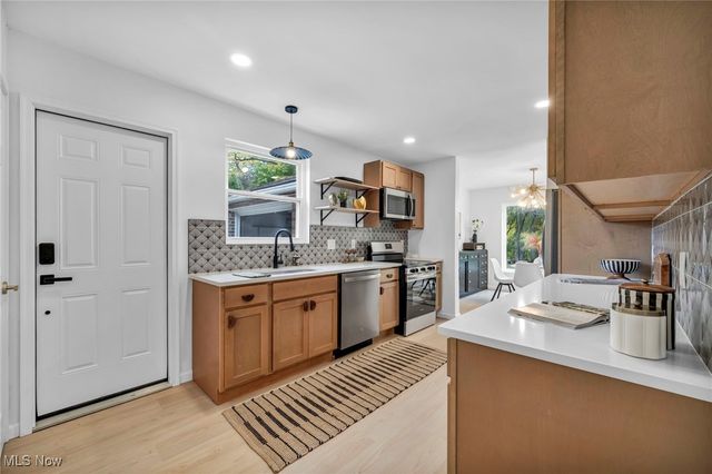 3457 Wooster Road, Rocky River, OH 44116