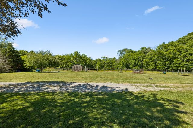 4870 Haley Ln, Columbia, TN 38401
