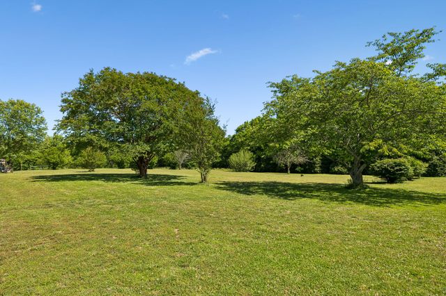4870 Haley Ln, Columbia, TN 38401