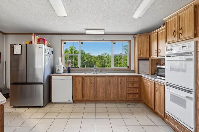 4870 Haley Ln, Columbia, TN 38401
