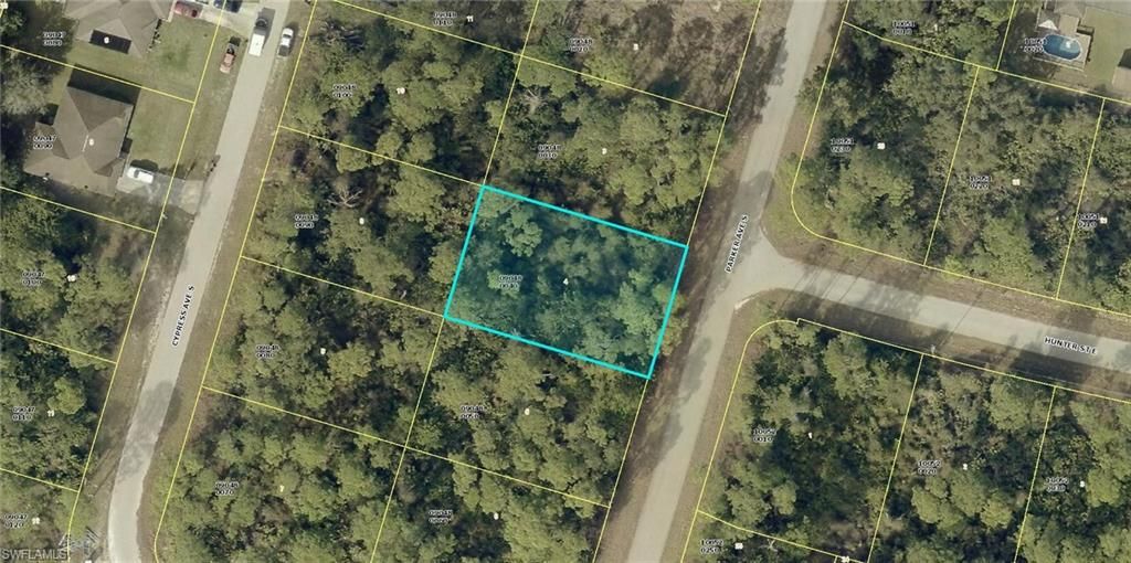572 Parker AVE S, Lehigh Acres, FL 33974