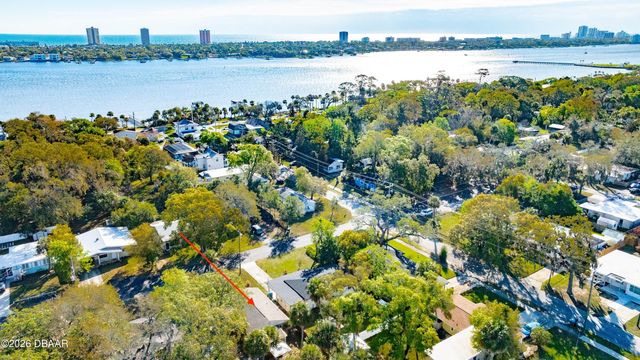 1512 Moravia Avenue, Holly Hill, FL 32117