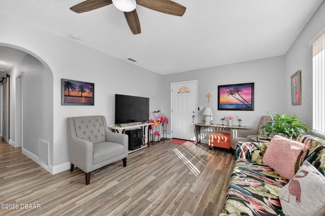 1512 Moravia Avenue, Holly Hill, FL 32117