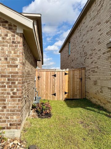 28750 Texas Plains Drive, Hockley, TX 77447