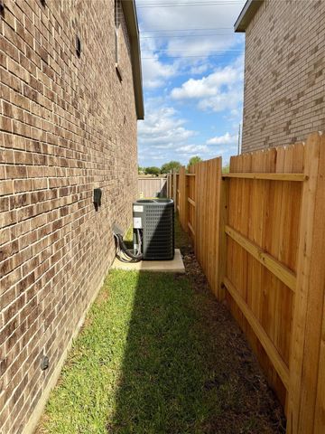 28750 Texas Plains Drive, Hockley, TX 77447