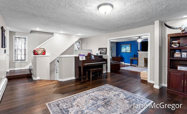 13727 Cleveland Street, Nunica, MI 49448