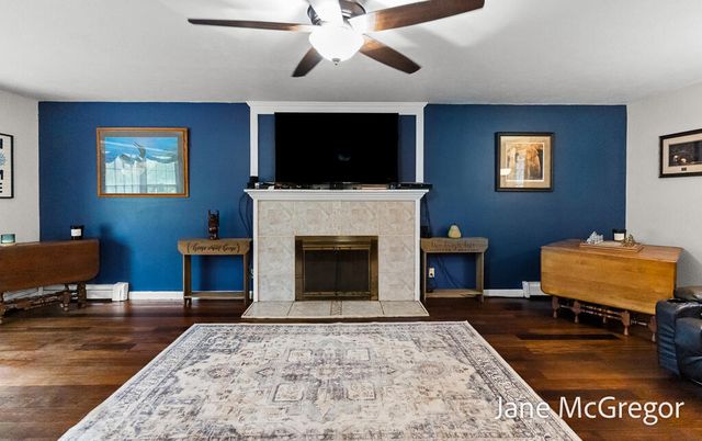 13727 Cleveland Street, Nunica, MI 49448