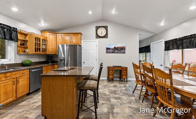 13727 Cleveland Street, Nunica, MI 49448