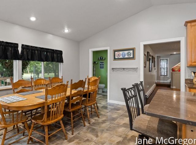 13727 Cleveland Street, Nunica, MI 49448