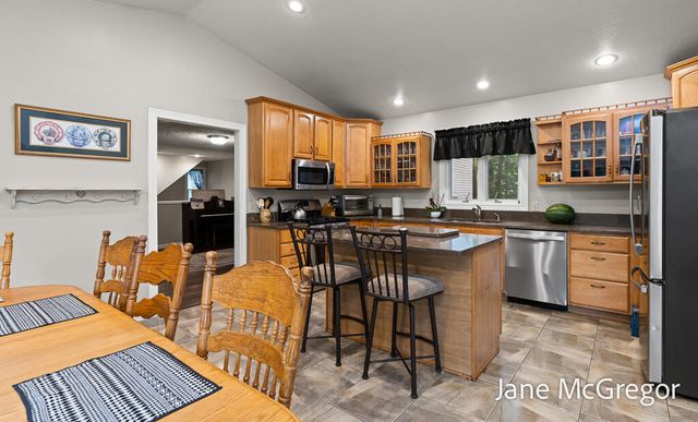 13727 Cleveland Street, Nunica, MI 49448