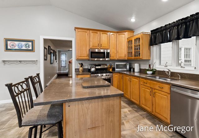 13727 Cleveland Street, Nunica, MI 49448