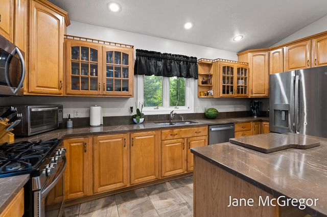 13727 Cleveland Street, Nunica, MI 49448