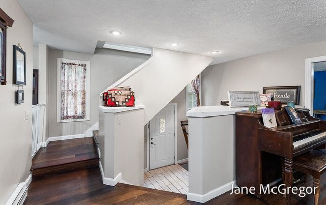 13727 Cleveland Street, Nunica, MI 49448