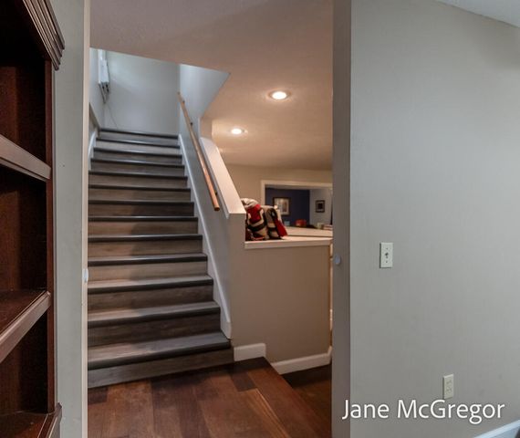 13727 Cleveland Street, Nunica, MI 49448