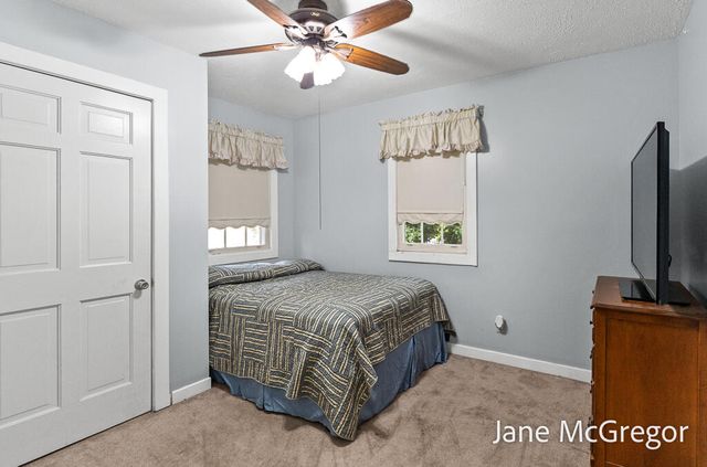 13727 Cleveland Street, Nunica, MI 49448