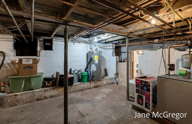 13727 Cleveland Street, Nunica, MI 49448