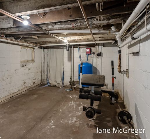 13727 Cleveland Street, Nunica, MI 49448