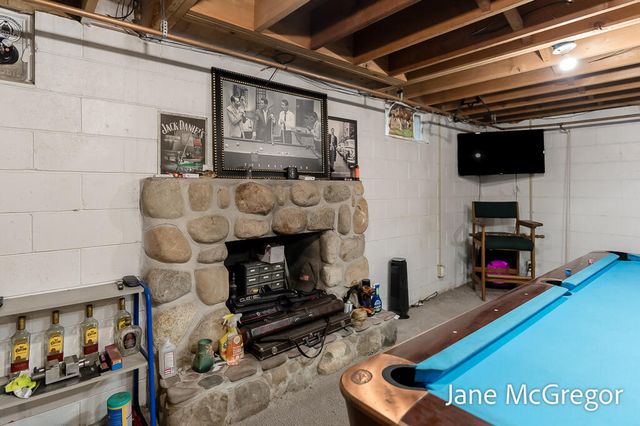 13727 Cleveland Street, Nunica, MI 49448