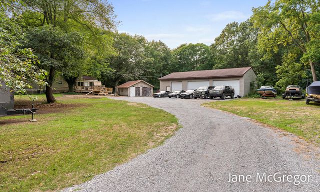 13727 Cleveland Street, Nunica, MI 49448
