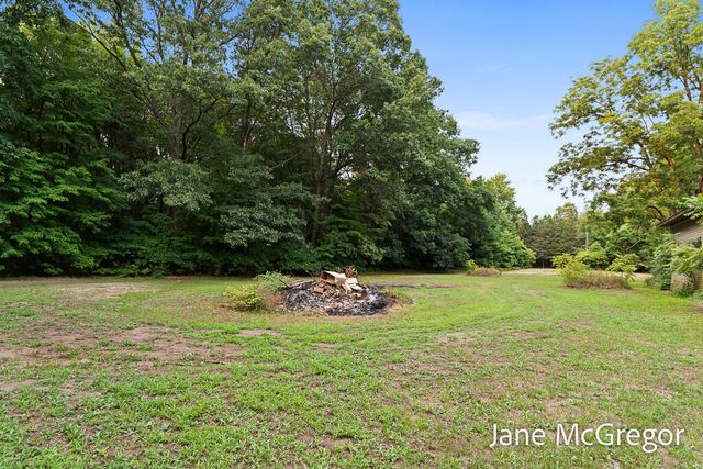 13727 Cleveland Street, Nunica, MI 49448