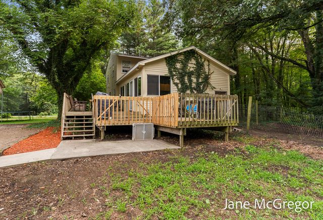 13727 Cleveland Street, Nunica, MI 49448