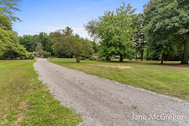 13727 Cleveland Street, Nunica, MI 49448
