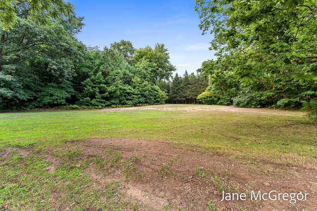 13727 Cleveland Street, Nunica, MI 49448