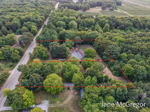 13727 Cleveland Street, Nunica, MI 49448