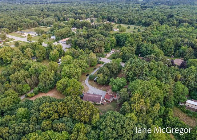 13727 Cleveland Street, Nunica, MI 49448