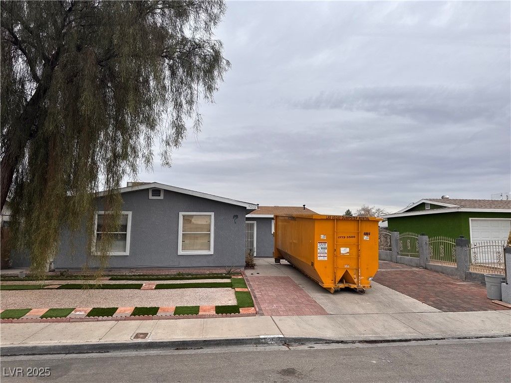 6259 Gunderson Boulevard, Las Vegas, NV 89103