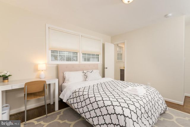 1405 N GEORGE MASON DR, Arlington, VA 22205