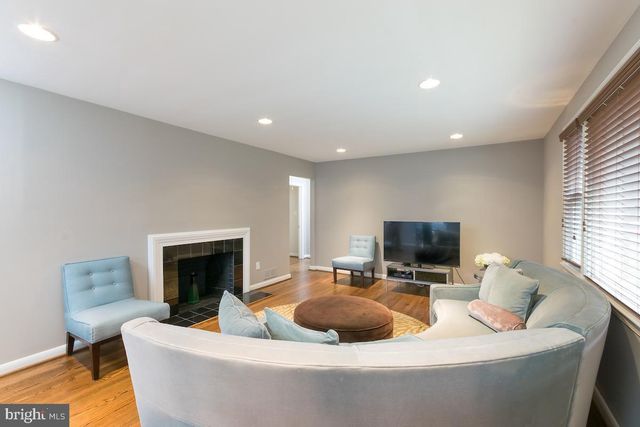 1405 N GEORGE MASON DR, Arlington, VA 22205