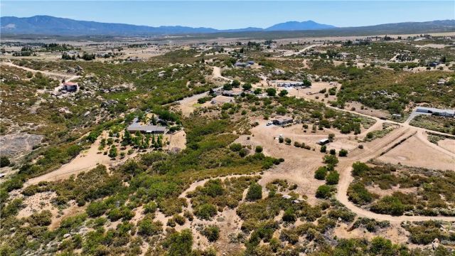 1040 Rolling Hills Dr, Aguanga, CA 92536