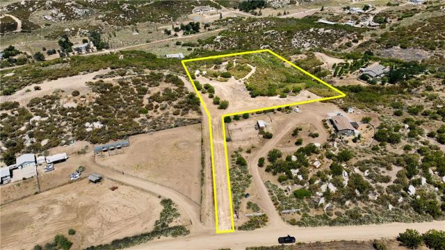 1040 Rolling Hills Dr, Aguanga, CA 92536